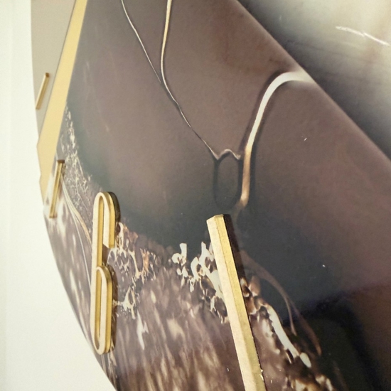 Orologio da parete 80 cm oro moderno legno resina effetto marmo marrone